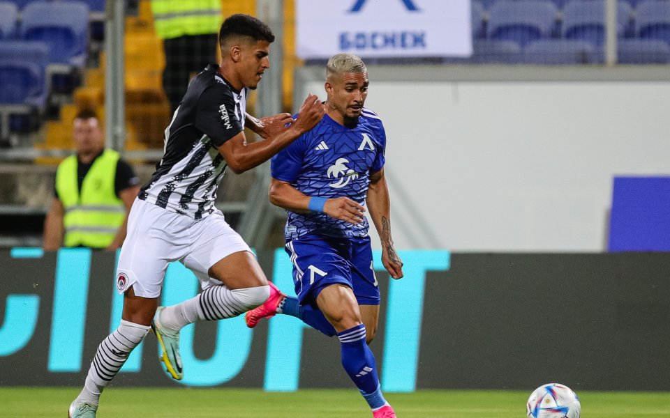 Една от бразилските звезди на Левски – Уелтън, е обект