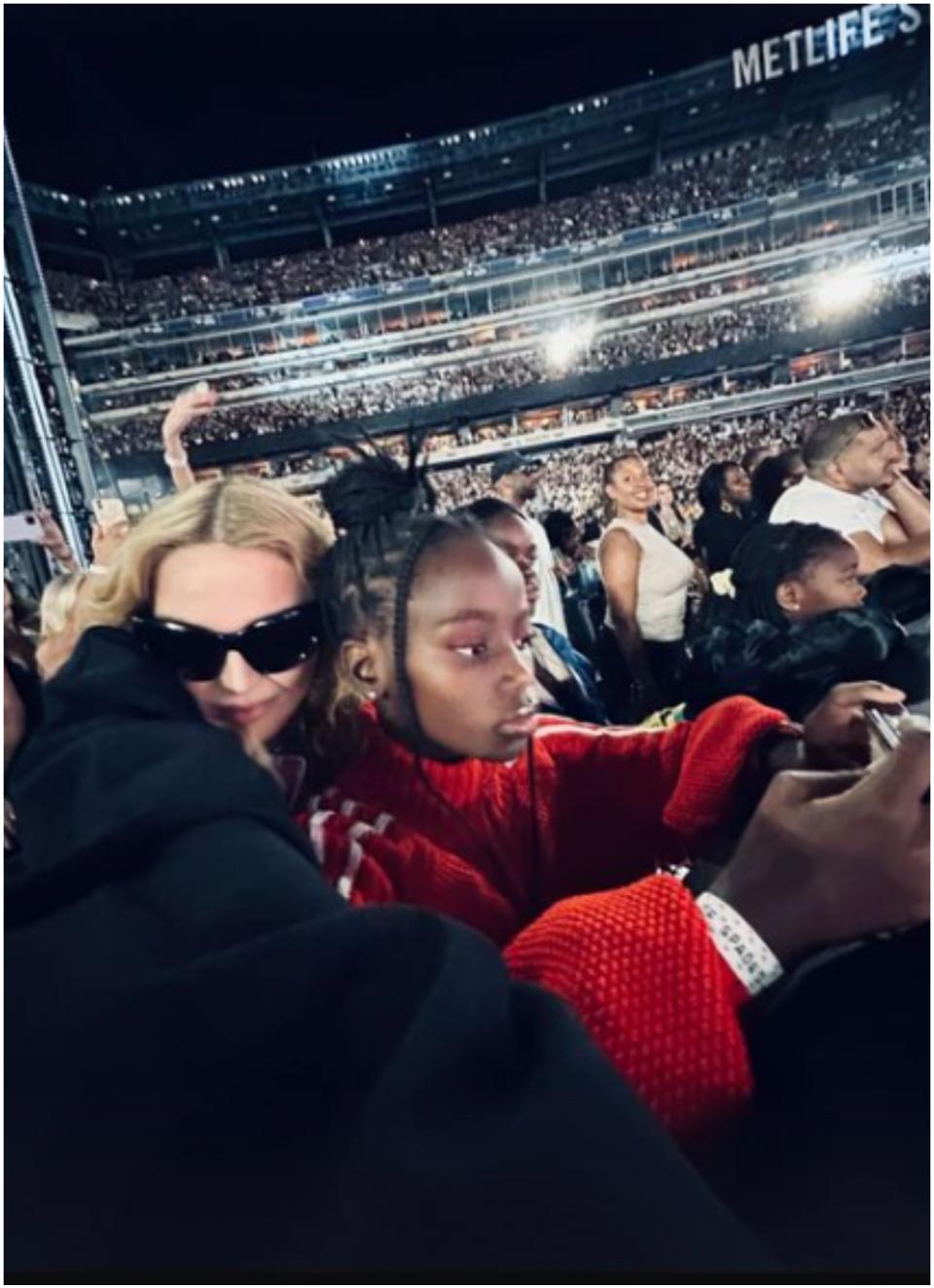  мадона бионсе 