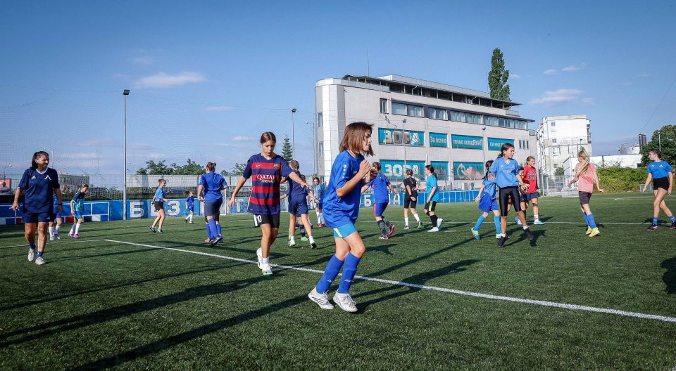 Първа тренировка на девическия отбор на Левски1