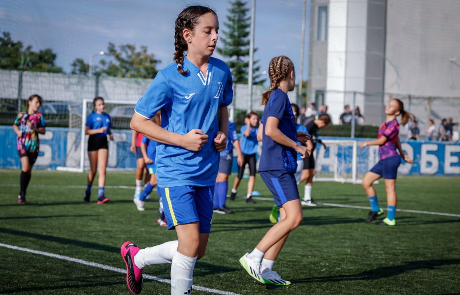 Първа тренировка на девическия отбор на Левски1