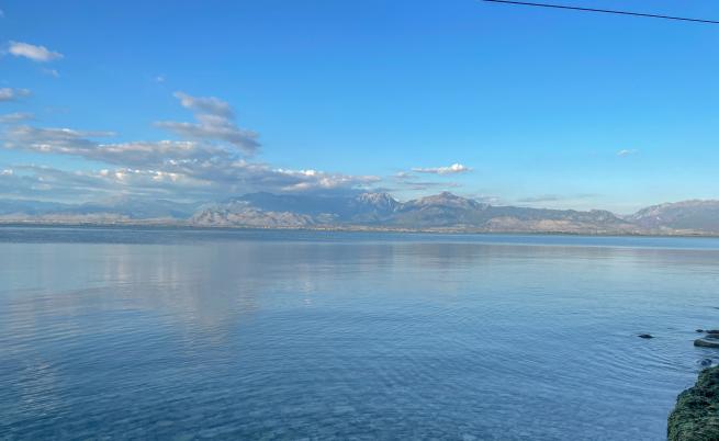 На косъм от трагедия: Полицията в РС Македония спаси петима души в Охридското езеро