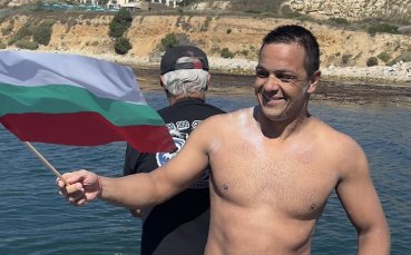 Единственият българин преплувал разстоянието от Европа до Африка през Гибралтарския