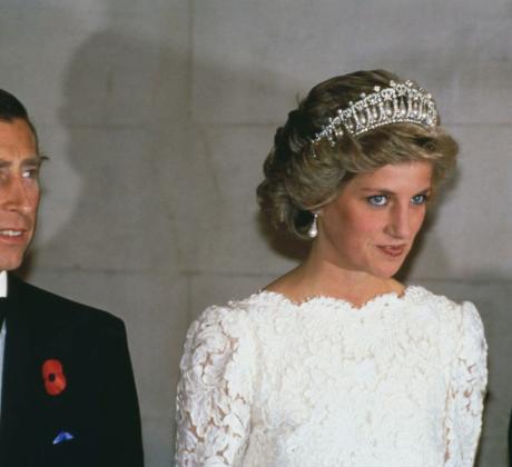 Всички си спомняме Даяна – усмихната сияйна но често тъжна