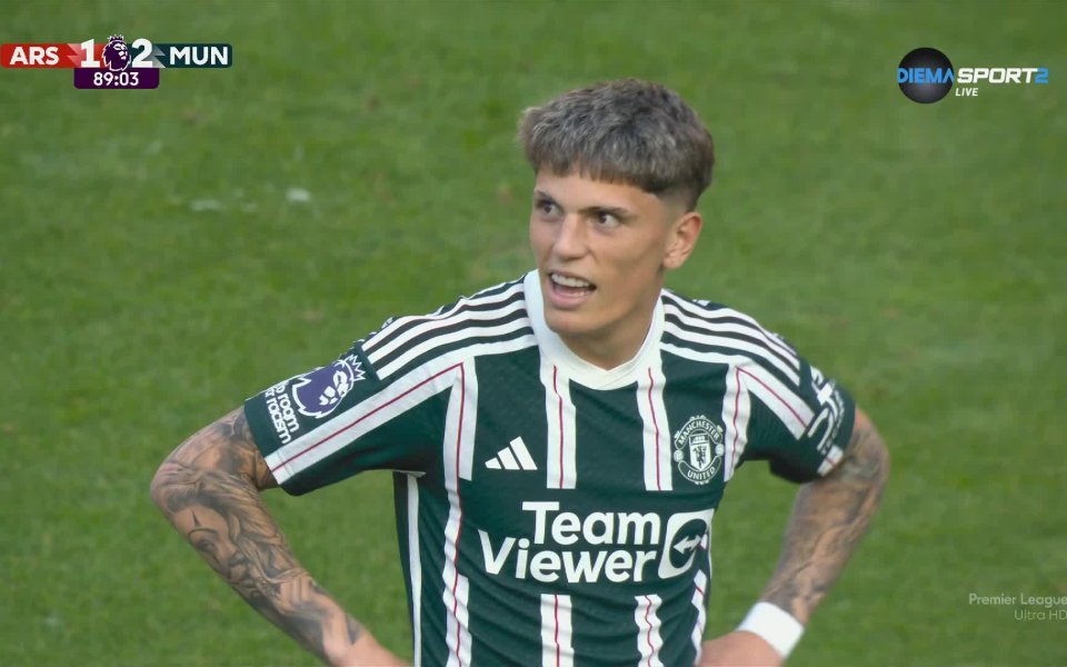 Две минути преди края на редовното време Манчестър Юнайтед повтороно