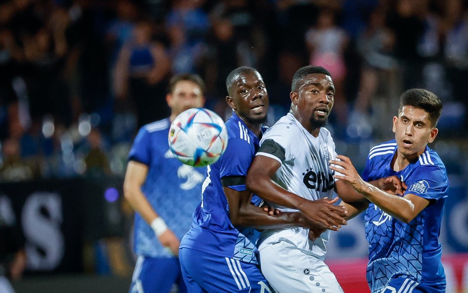 Отборът на Левски намери заместник на Андриан Краев. Сините привлякоха Карлос Охене от Хебър. 30-годишният халф се