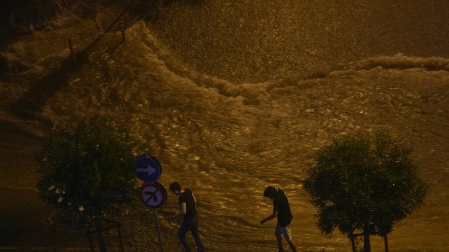 <p>Воден апокалипсис в Истанбул (СНИМКИ)</p>