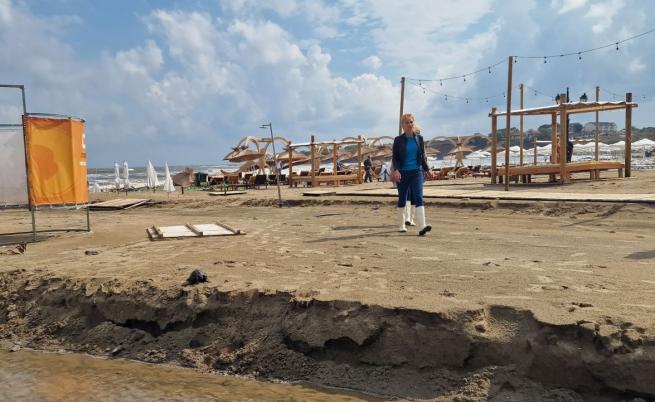 Министърът на туризма: Около 4000 души са засегнати от бедствието по Южното Черноморие