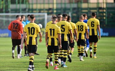Дублиращият отбор на Ботев Пловдив загуби с 2 1 визитата си на