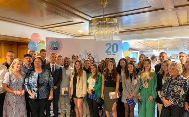 Министърът на младежта и спорта Димитър Илиев откри тържественото заседание