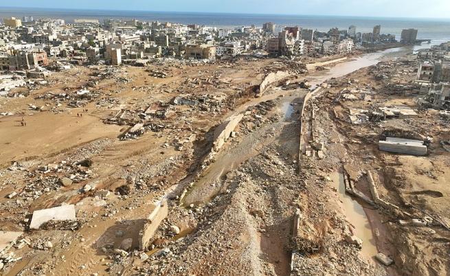Опустошението след наводнението в Либия: Кадри от дрон и сателит показват размерите на бедствието (ВИДЕО)