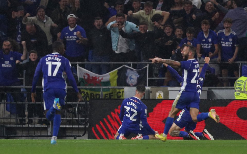 Кардиф успя да победи Суонзи с 2:0 в мач от