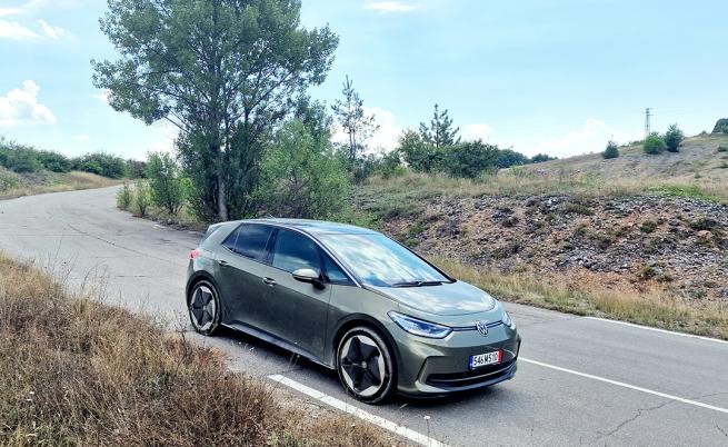  STOP &GO: ID.3 Pro S може да се зареди от 5 до 80% за 30 мин. на бърза зарядна станция с мощ 170 kW. 