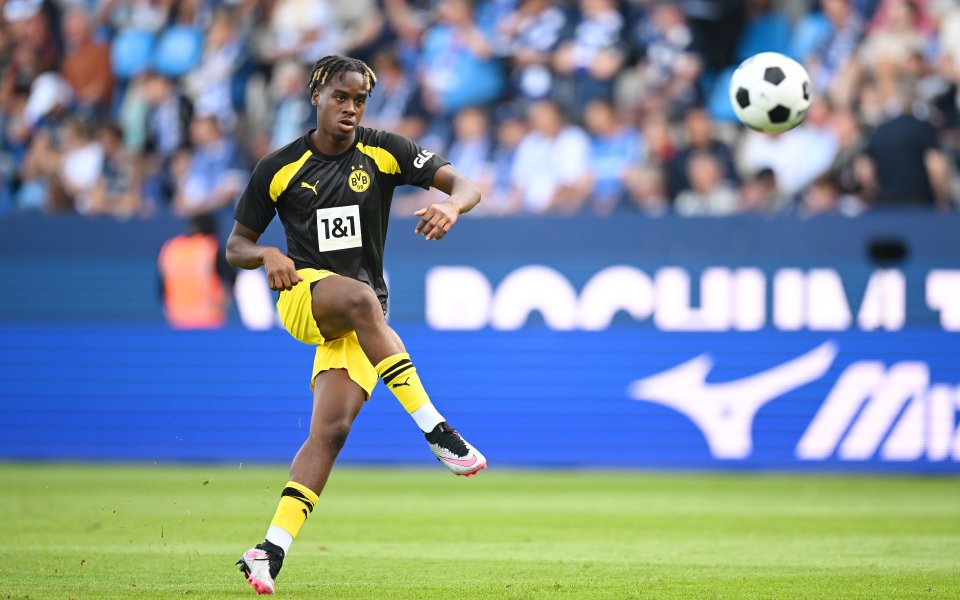 Арсенал обмисля да отправи оферта за 19-годишния Джейми Байноу-Гитънс от