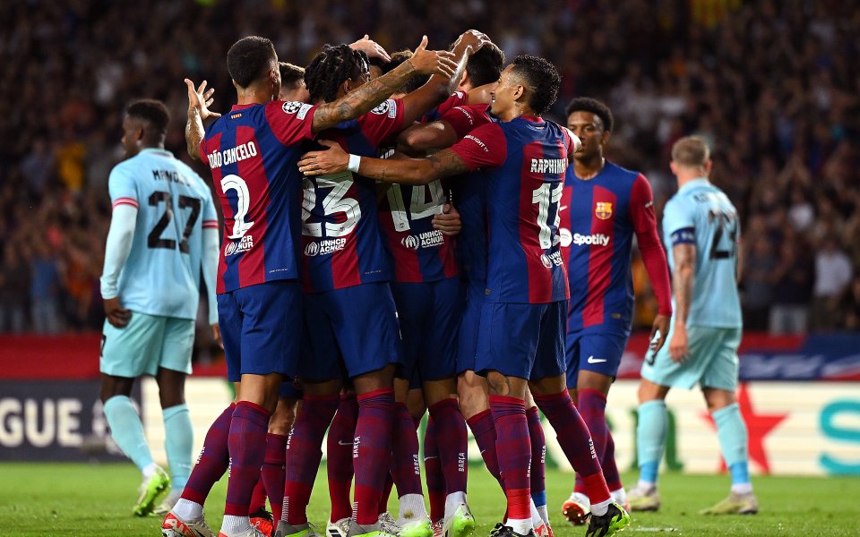 Отборите на Барселона и Антверп играят при резултат 3:0 в