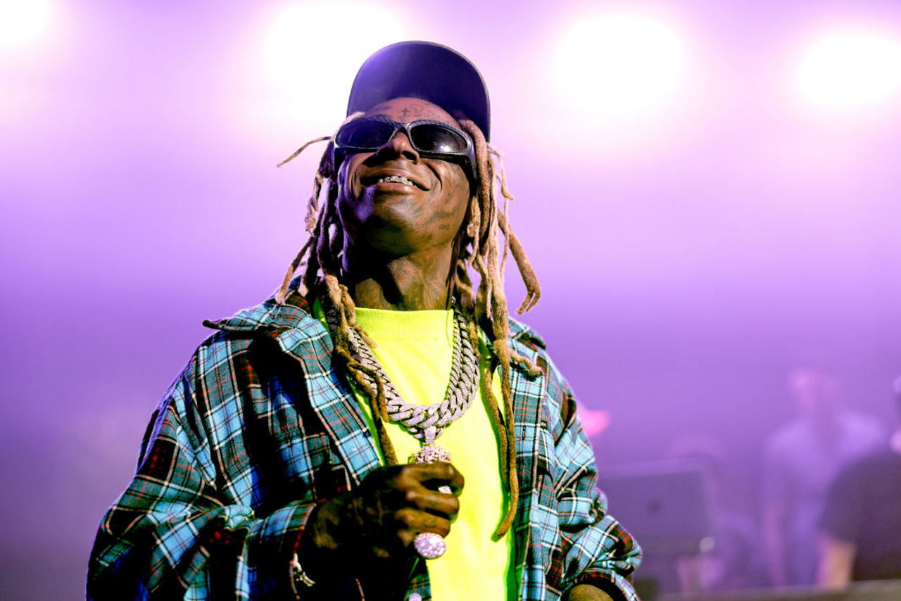 <p><strong>Lil Wayne&nbsp;</strong></p>

<p>Рапърът Lil Wayne&nbsp; е един от най-известните хора, страдащи от епилепсия. Той говори открито за състоянието си и как то се отразява на живота и кариерата му. Говорейки за лечението си, той каза, че неговият лекар <em><strong>&quot;не ми е казал да правя твърде много, което човек така или иначе не прави. Спя&nbsp;и се храня&nbsp;правилно, това е всичко.&quot;</strong></em></p>