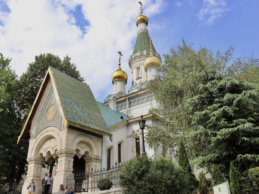 В9.35 часа в петък сутрин Руската църква в София отново отвори врати. Храмът