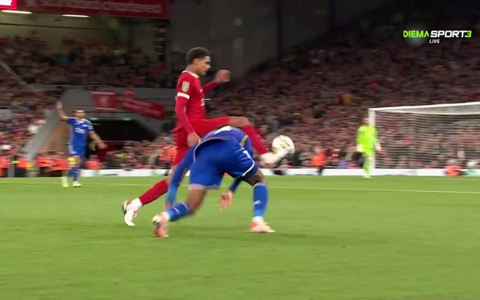 В 87-ата минута пък Дарвин Нунес получи извеждащ пас и