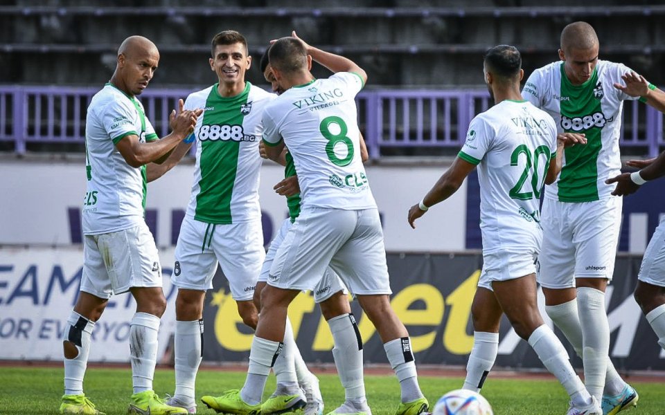 Отборите на Етър и Пирин играят при резултат 0:2 в