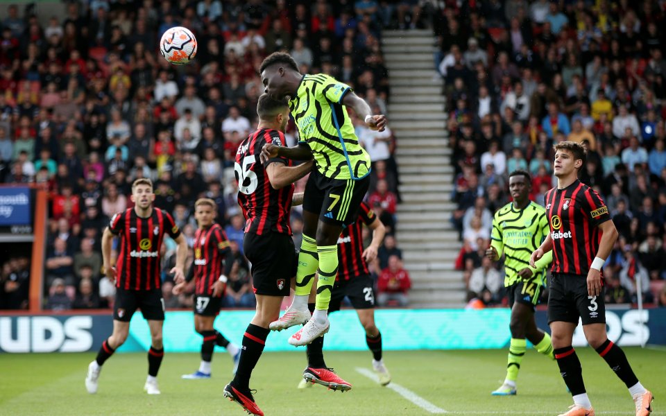 Отборите на Борнемут и Арсенал играят при резултат 0:2 в