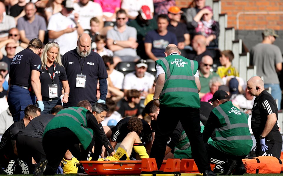 В 35-а минута на двубоя между Фулъм и Шефилд Юнайтед