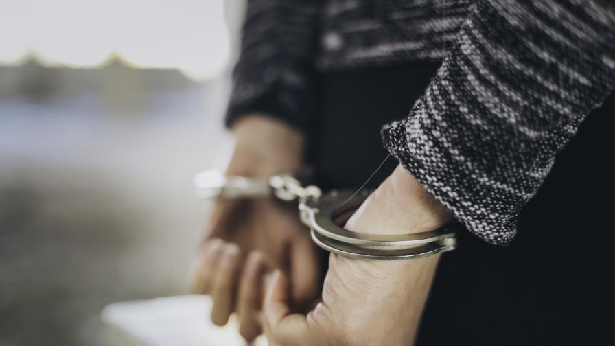 Обвиняема за купуване на гласове и държане на наркотици е задържана в Благоевградско