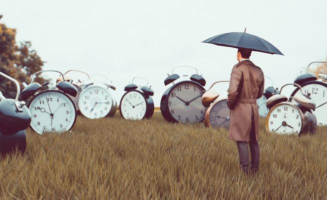 Тайната на времето: Защо животът изглежда все по-кратък с напредването на възрастта
