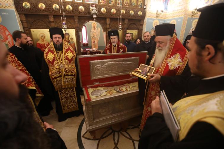 българският патриарх Неофит посрещна мощите на св Евтимий патриарх Търновски