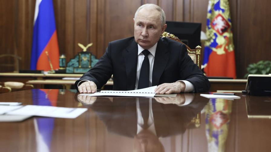 Путин с нови ограничения за медиите преди президентските избори