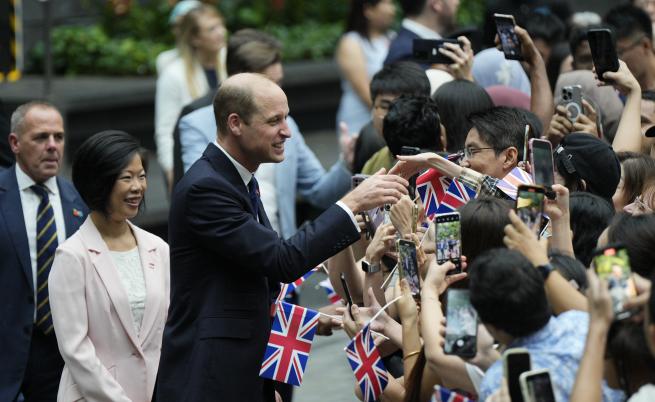 Принц Уилям пристигна в Сингапур за наградите 