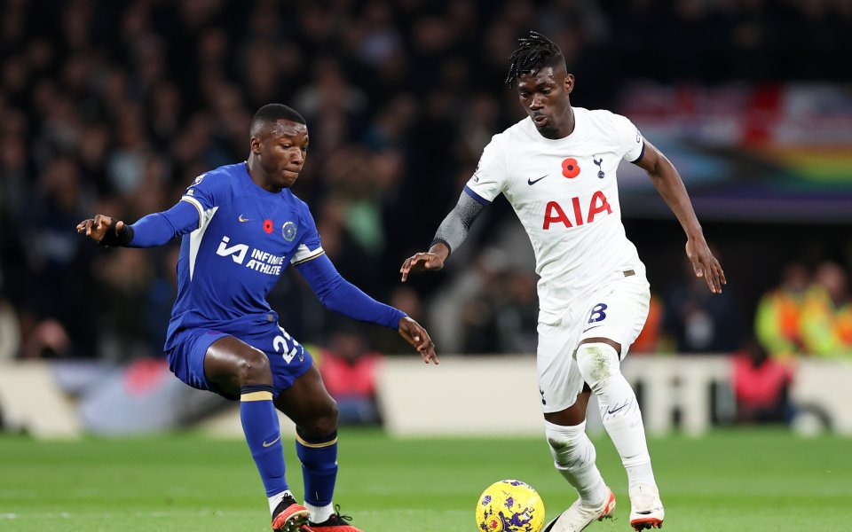 Тотнъм и Челси играят при резултат 1:1 в мач от 11-я