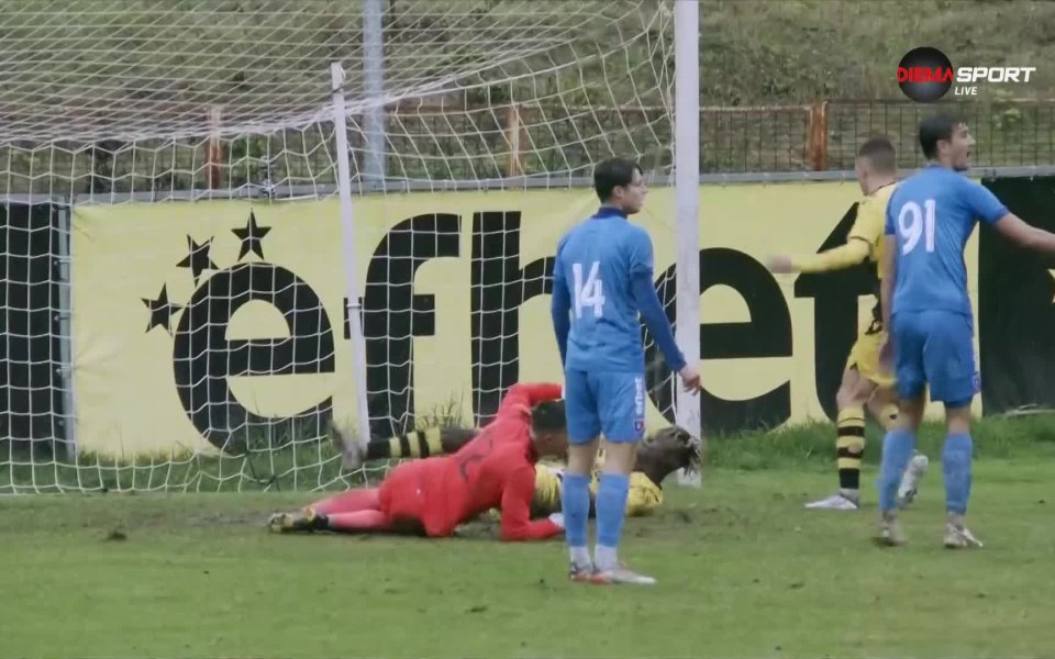 В 84-ата минута Мартин Секули оформи своя хеттрик, като останаха