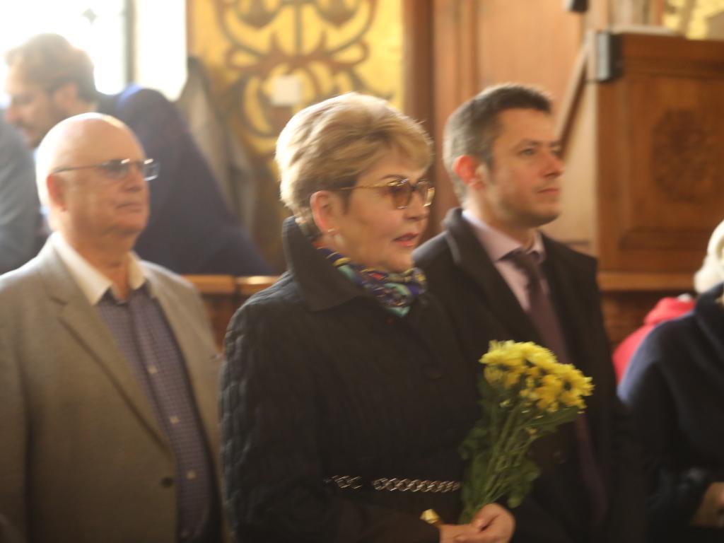 В9 35 часа в петък сутрин Руската църква в София отново отвори врати  Храмът