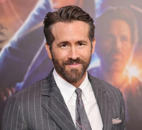 Райън Рейнолдс е на 22 години когато баща му Джеймс