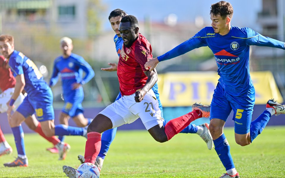 Капитанът на ЦСКА - Амос Юга, няма да бъде на