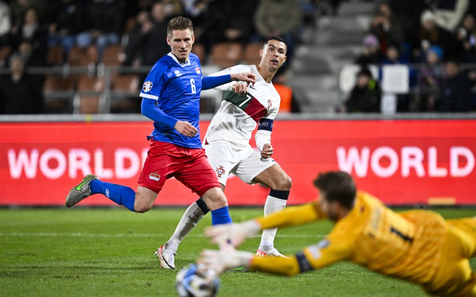 Днес ще се изиграят цели седем контролни срещи, които са