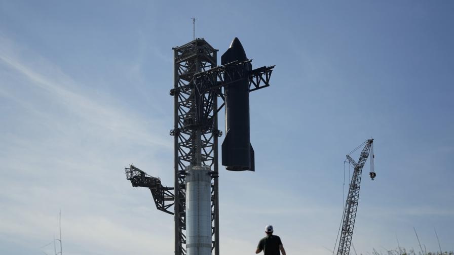 <p>SpaceX отложи изпитателния полет на Starship</p>