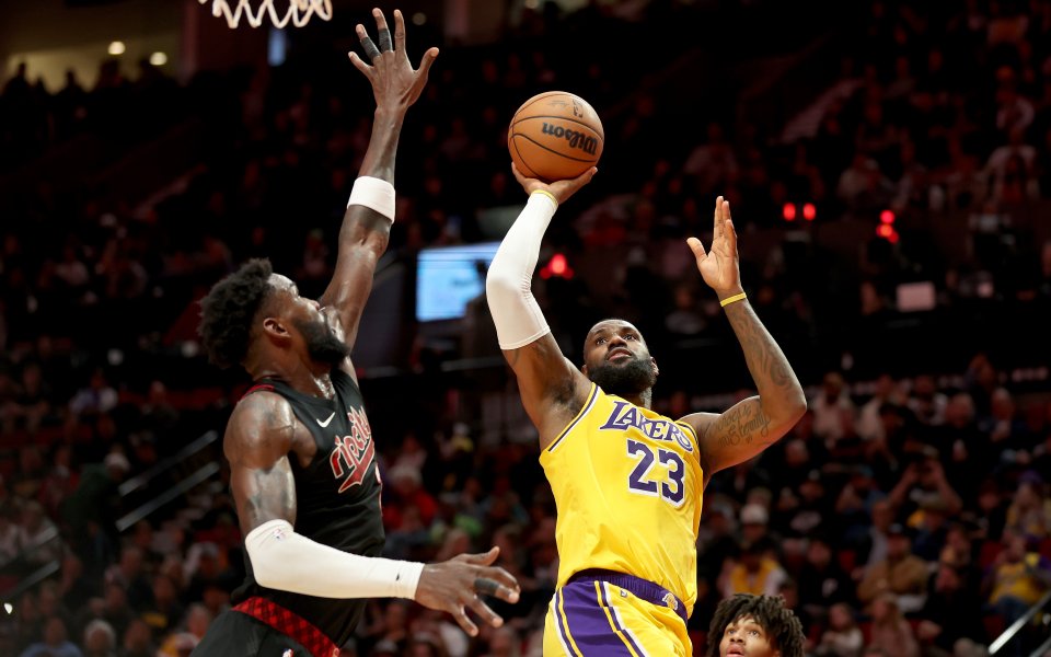 ЛеБрон Джеймс изведе Лос Анджелис Лейкърс до трета победа в