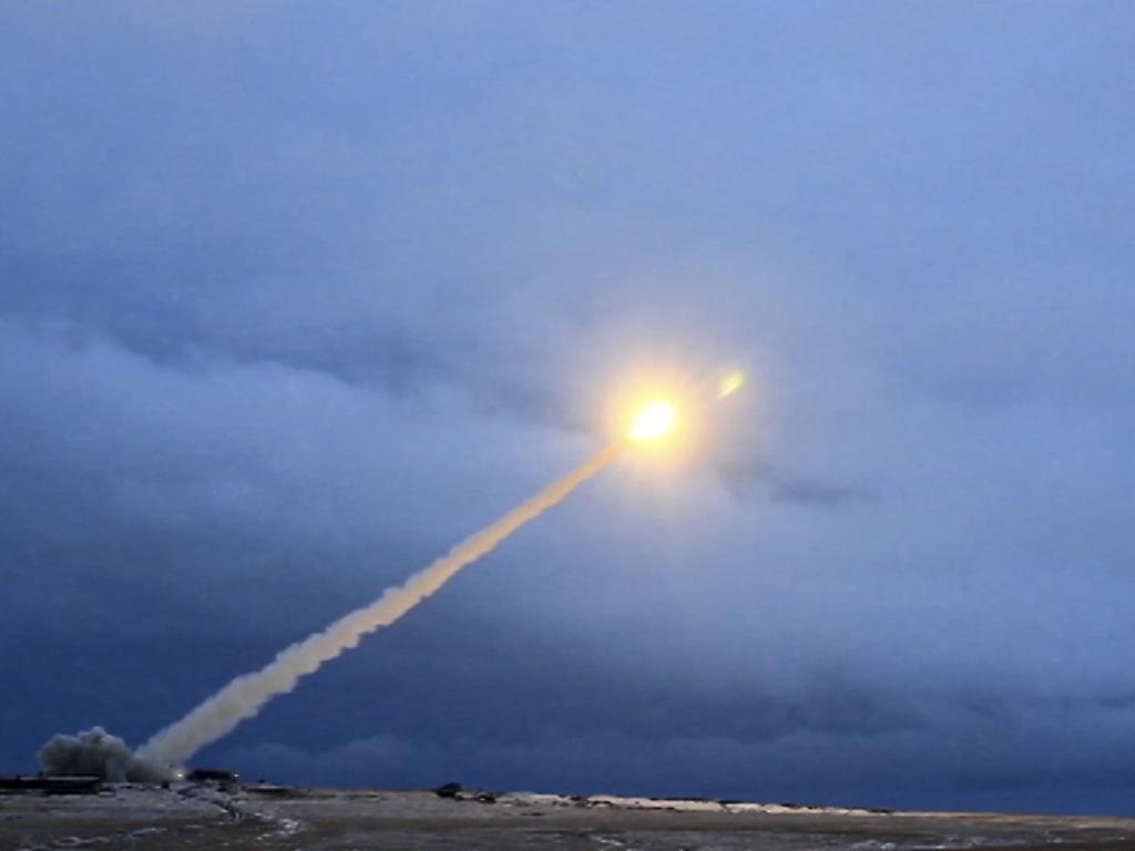 Северна Корея изстреля няколко балистични ракети с малък обсег към