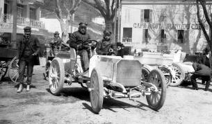 Nice Week, 25 - 29 март 1901 г. Вилхелм Вернер печели състезанието зад волана на Mercedes 35 hp, собственост на Барон Хенри де Ротшилд.