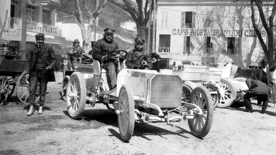 Nice Week, 25 - 29 март 1901 г. Вилхелм Вернер печели състезанието зад волана на Mercedes 35 hp, собственост на Барон Хенри де Ротшилд.