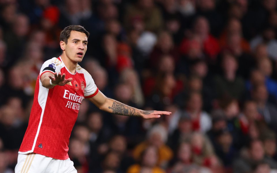 Защитникът на Арсенал Якуб Кивиор е една от основните трансферни