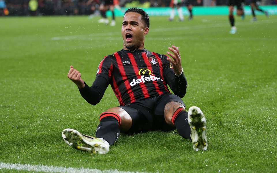 Полузащитникът на Борнемут – Джъстин Клуйверт, се превърна в едва