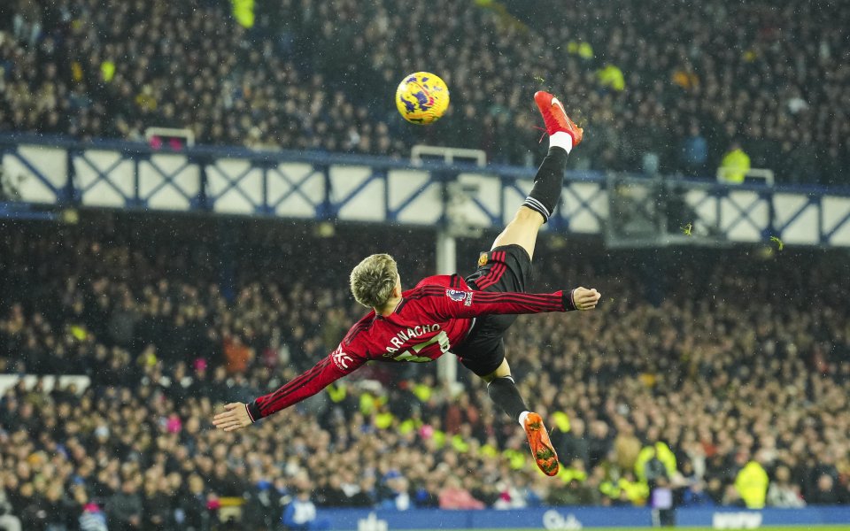 Евертън приема Манчестър Юнайтед в напечен мач от 13-ия кръг
