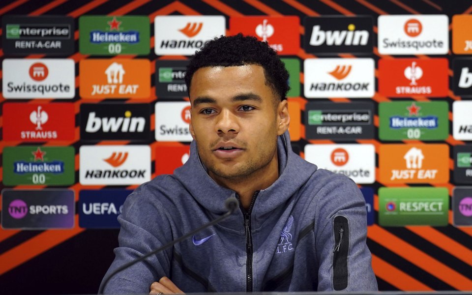 Нападателят на Ливърпул Коди Гакпо заяви, че всички играчи на