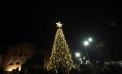 Коледната елха на София грейна пред „Св. Александър Невски“