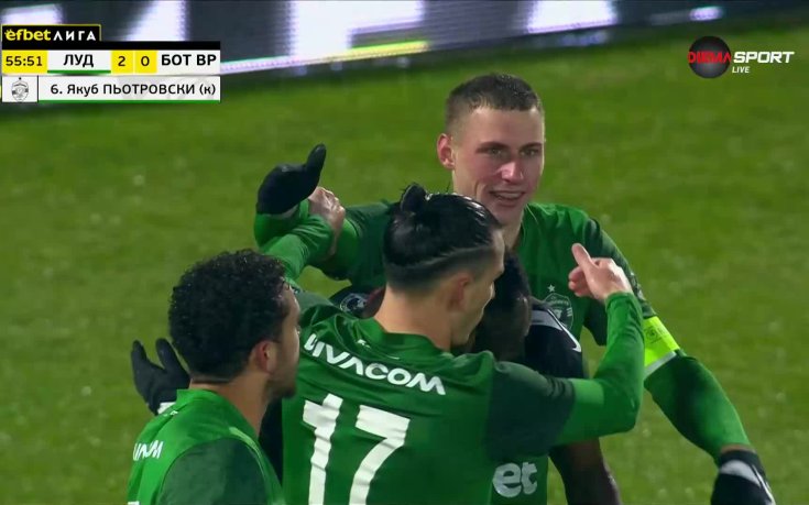 Якуб Пьотровски удвои аванса на 