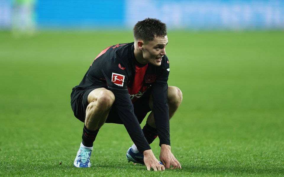 Полузащитникът на Байер Леверкузен Флориан Вирц не мисли за трансфер