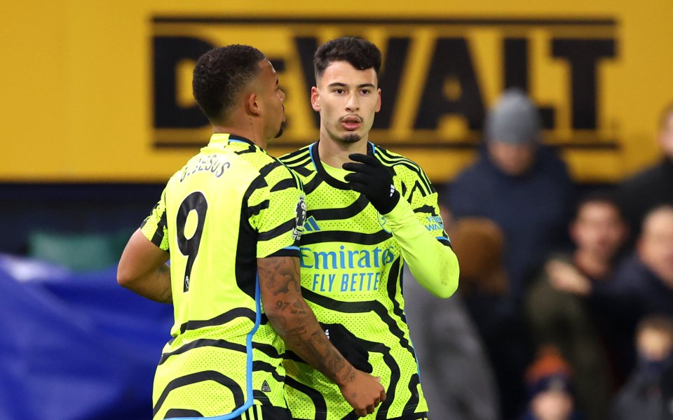 Лутън и Арсенал играят при 1:2 в мач от 15-ия кръг