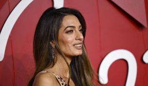 Амал Клуни отново облече емблематичния си гащеризон от 2019 г.– и изглежда зашеметяващо