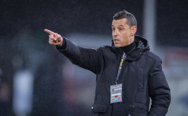 Александър Томаш ще остане треньор на Локомотив Пловдив и през